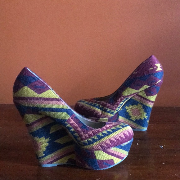 Steve Madden Aztec platform wedge - Picture 4 of 5